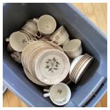 Tote of Homer Laughlin dishes Tote of Homer Laughlin dishes