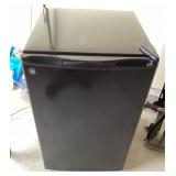 GE dorm fridge GE dorm fridge