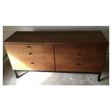 Dresser Dresser