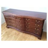 Dresser 20x68x34' tall Dresser 20x68x34' tall
