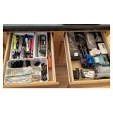 Contents of 2 kitchen drawers Contents of 2 kitchen drawers