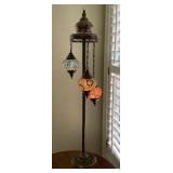 Decorative table lamp with pendant shades