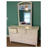 Stanley dresser with mirror