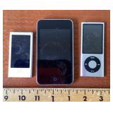3 Apple iPods