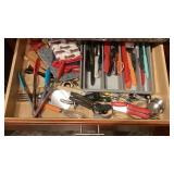 Contents of 2 kitchen drawers