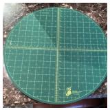 15" round rotary cutting mat