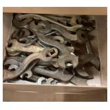 Group of curved wrenches