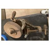 Hand powered grinder