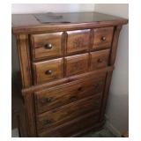 Pine chest of drawers