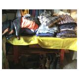 Large lot of menï¿½s clothing