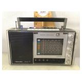 Realistic  8-band radio