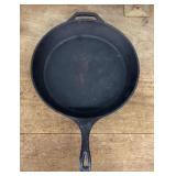 Lodge cast iron skillet