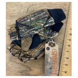 NEW camo hunting gloves Size L