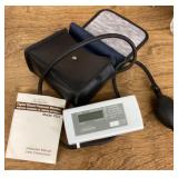 Digital blood pressure monitor