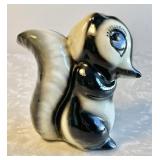 Vintage Walt Disney ceramic "Flower" skunk