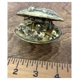 Celluloid clamshell diorama