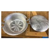 Everlast hammered aluminum serving bowl