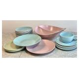 MCM 24 pieces pastel speckled dinnerware