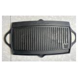 Cast iron Pioneer Woman griddle w/grease spout