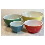 Vintage Pyrex Primary nesting bowl set