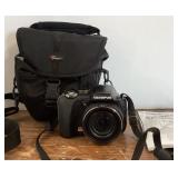 Olympus digital camera with bag SP-565UZ