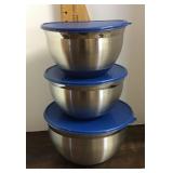 Stainless steel nesting bowls with lids