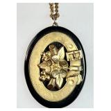 Oval onyx necklace with gold filled decoration