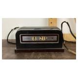 Telechron clock Model 8B07