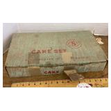 Vintage cake serving set with 6 individual plates