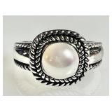 Sterling silver pearl ring
