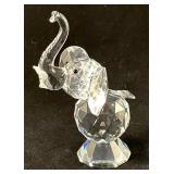 Cut crystal elephant figure
