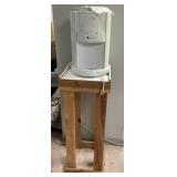 Water dispenser on stand