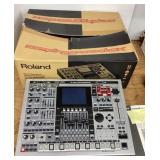 Roland MC-909 music sequencer