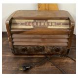 Vintage Radiola radio Model 61-3