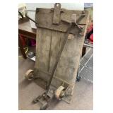 Heavy industrial cart with removable handle