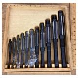 Adjustable blade reamer set