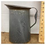 1 gallon graniteware liquid measuring pitcher