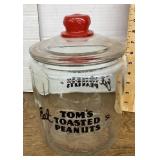 Glass Tomï¿½s Peanuts jar with lid