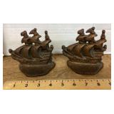 Cast metal ship book ends