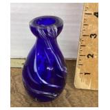 4" blue swirl art glass vase
