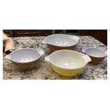 Mixed set Pyrex nesting bowls