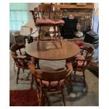 36" round kitchen table, 4 chairs, 1 leaf