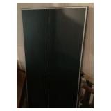 Folding ping pong table