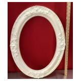 Decorative oval frame