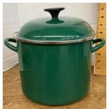 Le Creuset enamel pot --8" diameter