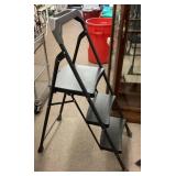 Folding 3-step ladder