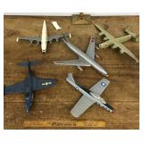 5 airplane models