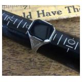 Menï¿½s 10k gold ring