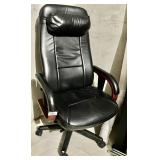 Leather executive swivel office chair