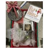 Glass Christmas ornaments & dï¿½cor in flip tote